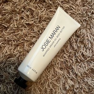 NWT sealed. Versatile unscented. Excellent neutral moisturizer